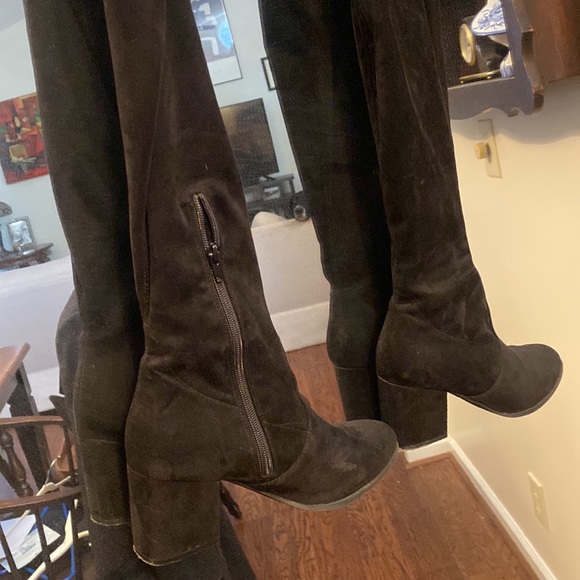 Knee-high black suede boots - Picture 2 of 3